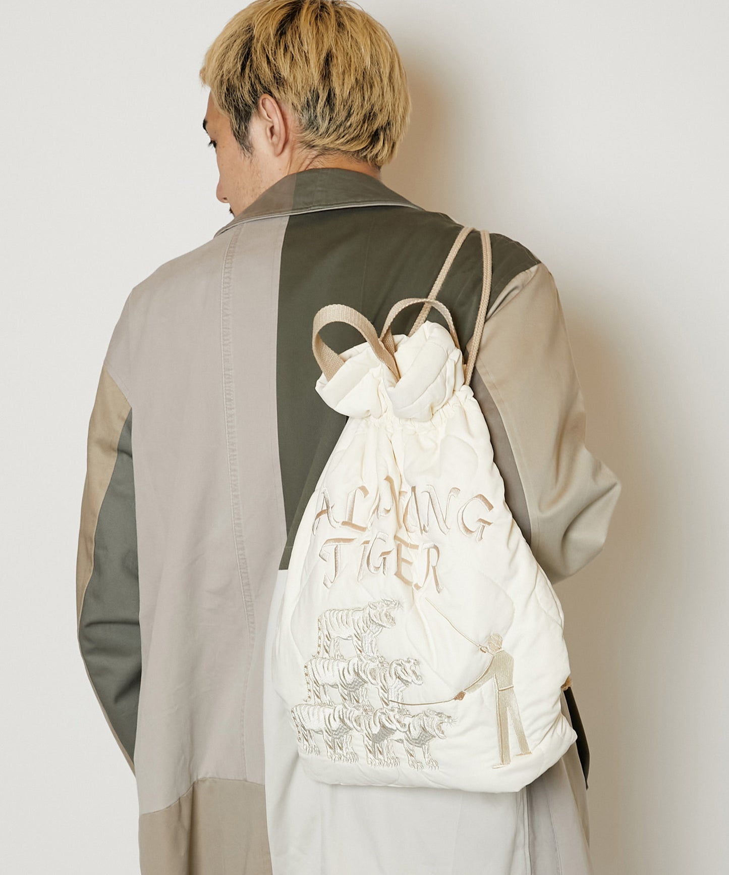 QUILTED SOUVENIR BAG [WHITE]